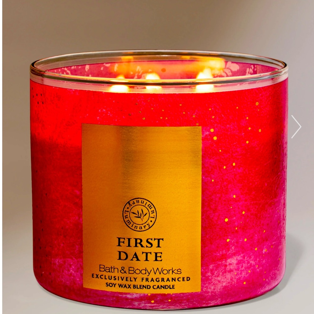 3 wick candle in “First Date” Bath&Body Works